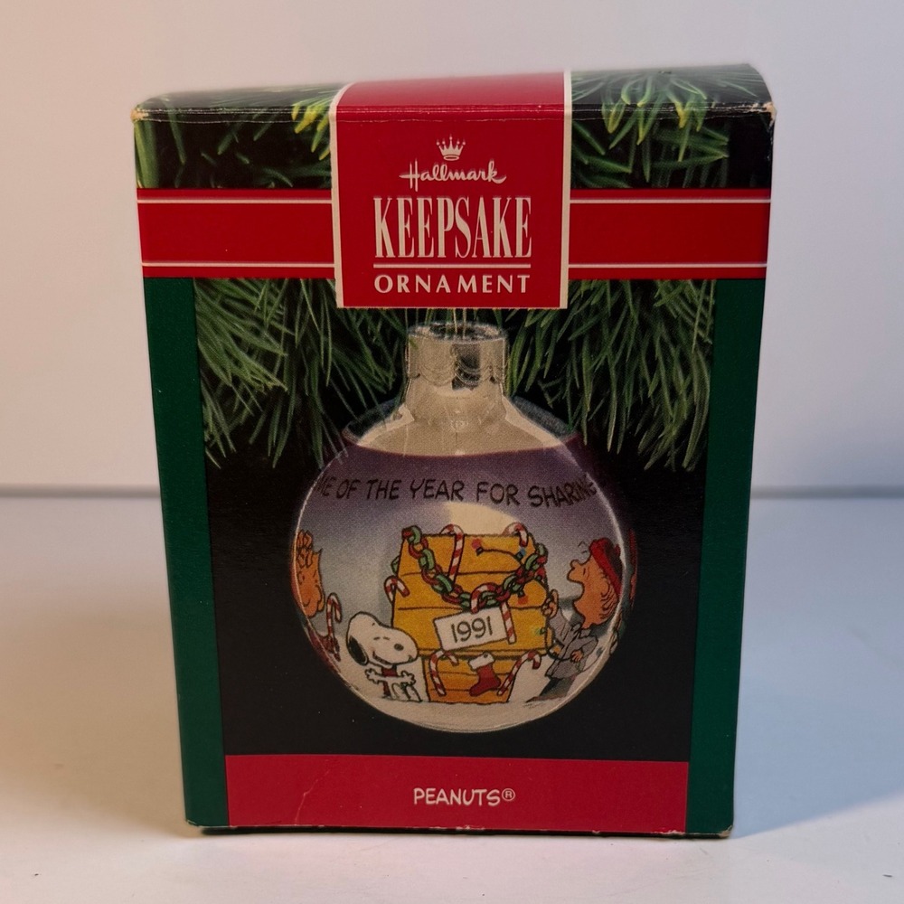 1991 Hallmark Peanuts Snoopy Charlie Brown Glass Ball Christmas Ornament